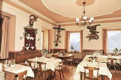 Hotel Schwarzer Adler - Photo4