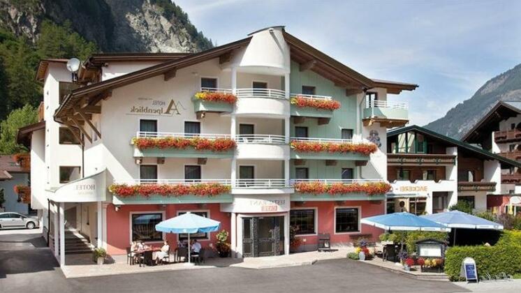 Hotel Alpenblick Langenfeld - Photo2