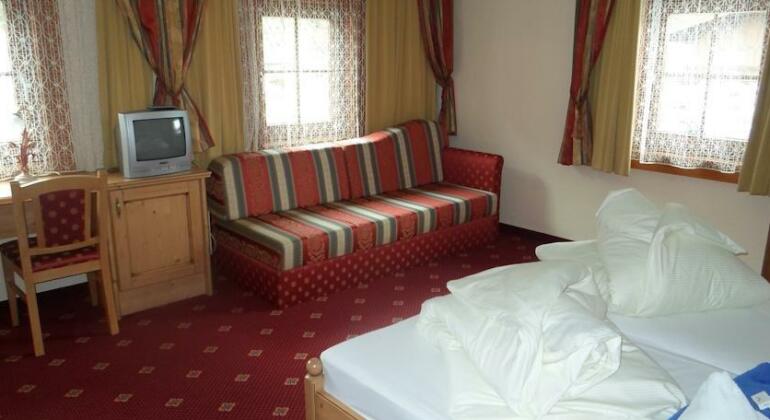 Hotel Edelweiss Langenfeld - Photo3