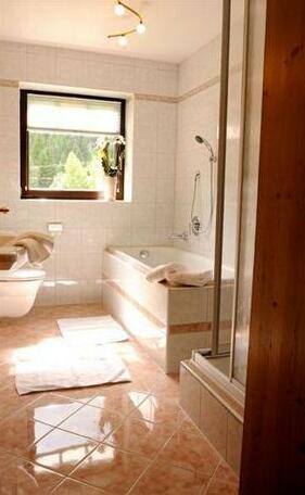 Der Schlosslhof - Photo2