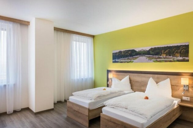 Sleepin Premium Motel Loosdorf - Photo2