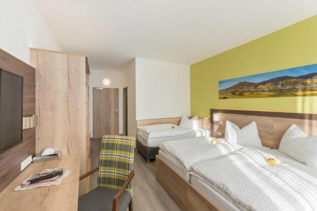 Sleepin Premium Motel Loosdorf - Photo4