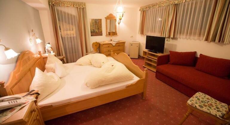 Hotel Landhaus Carla - Photo3