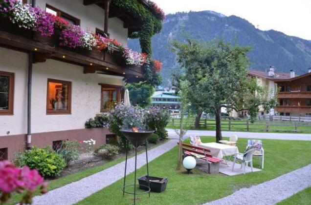 Hotel-Pension Strolz - Photo2