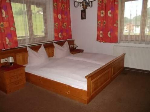  Photo 2