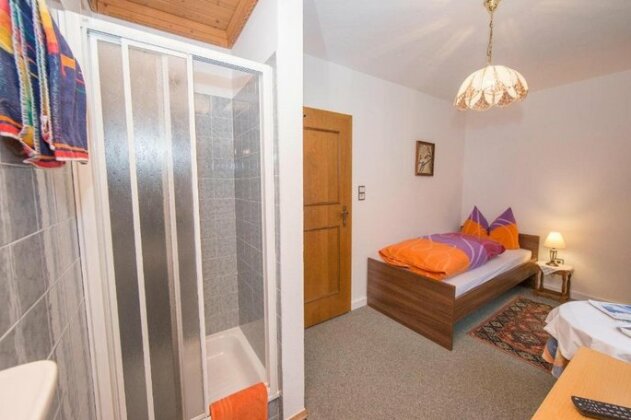 Holzl Bed & Breakfast - Photo5