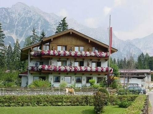 Gasthaus-Pension Golfvilla