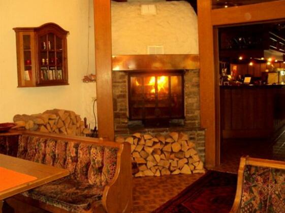 Two Brothers Inn - Photo2
