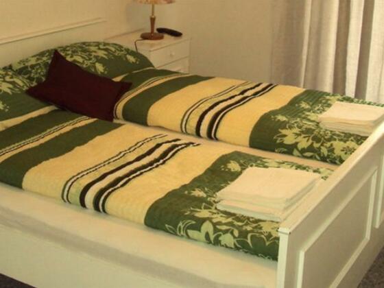 Two Brothers Inn - Photo3