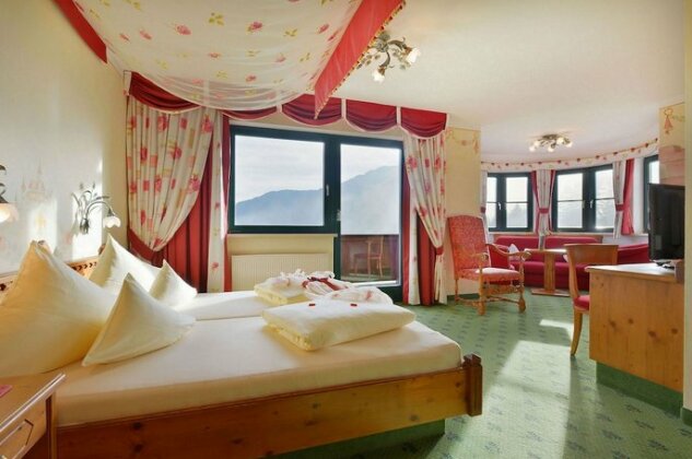 Hotel AlpenSchlossl - Photo4