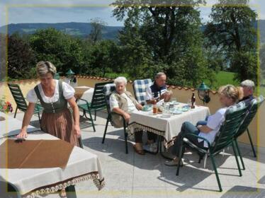 Attersee Privatzimmer Haus Loy