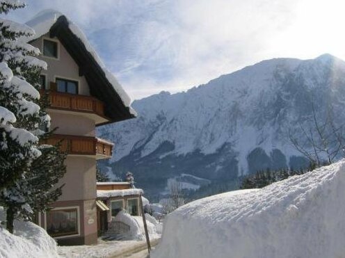 Hotel Pension Sonnenuhr - Photo4