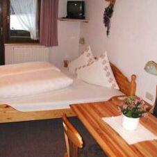 Ban Kneissl S - Photo3