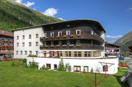 Berghotel-Gasthof Gstrein - Photo5