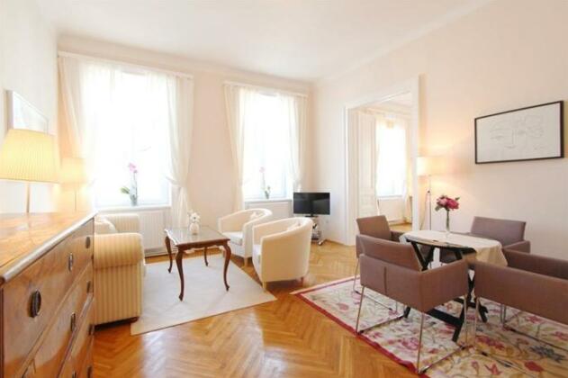 Apartment Traditional Living - Photo4