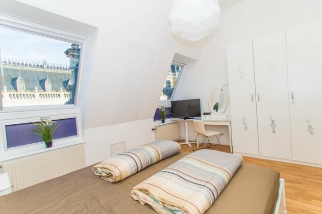 Deluxe Apartment with 3 Rooms - Bartensteingasse 16 - Photo3