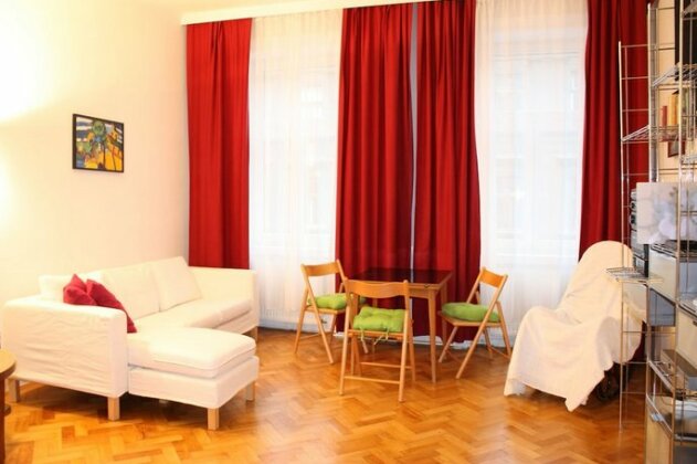 Homelike City Apartment - Photo2