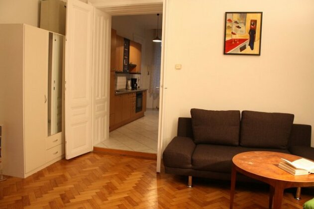 Homelike City Apartment - Photo5