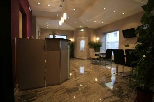 Hotel Pension De Lux - Photo4
