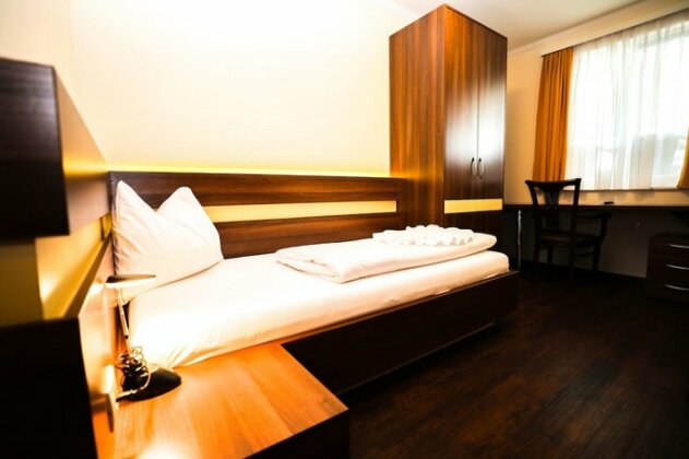 Primus Hotel & Apartments - Photo3