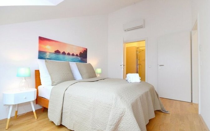 Vienna Residence Lucid luxury apartment Vienna with a view of St Stephen's cathedral - Photo3