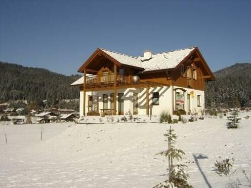 Chalet Schneerose