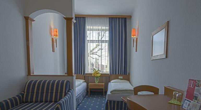 Hotel Bayrischer Hof - Photo4