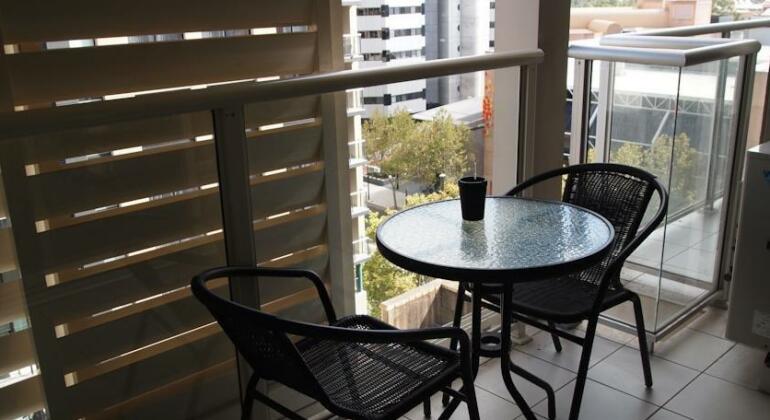 Adelaide DressCircle Apartments - North Terrace - Photo3