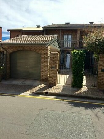 Chic Townhouse in North Adelaide