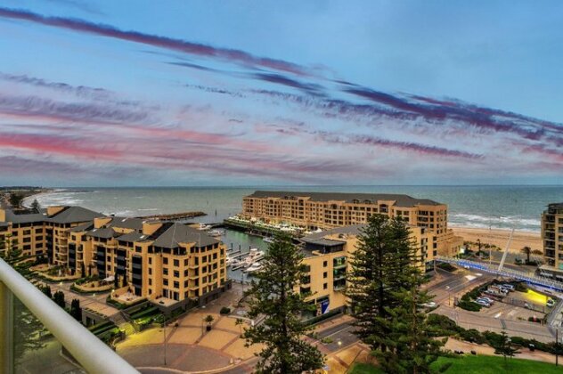 Glenelg Skyline Beachfront Penthouse Adelaide