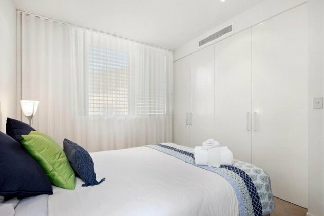 3 Bedroom Ultimate Luxury Waterfront - Photo2
