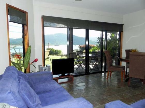 Airlie Waterfront Bed & Breakfast - Photo4