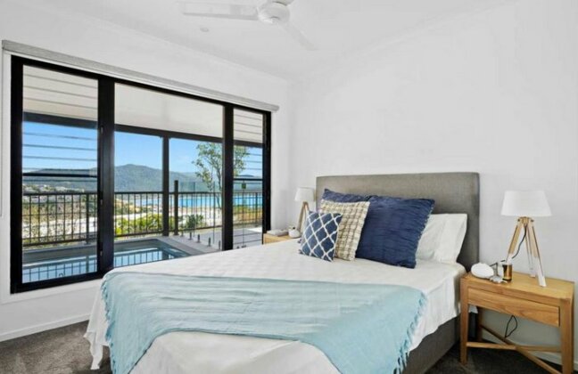 Seaviews Pool BBQ Luxury home in Airlie Beach Central - Photo4