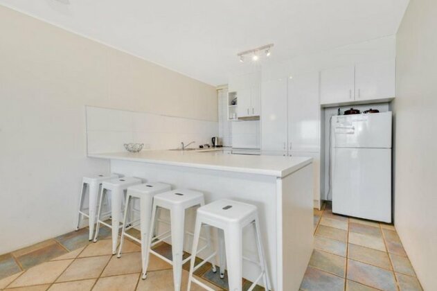 2 Bedroom Top Floor Unit - Ocean Views And Pool - Photo4
