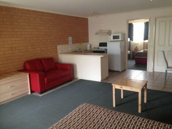 Beachcomber Motel & Apartments - Photo4