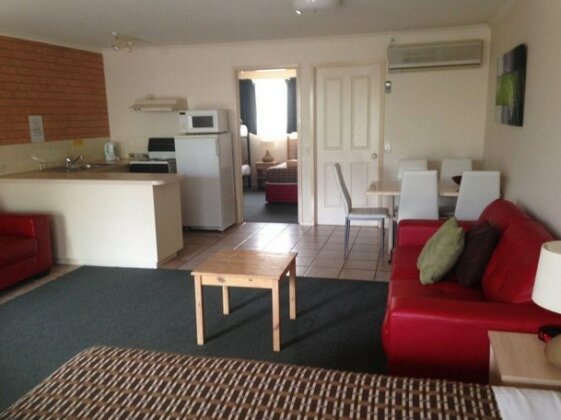 Beachcomber Motel & Apartments - Photo5