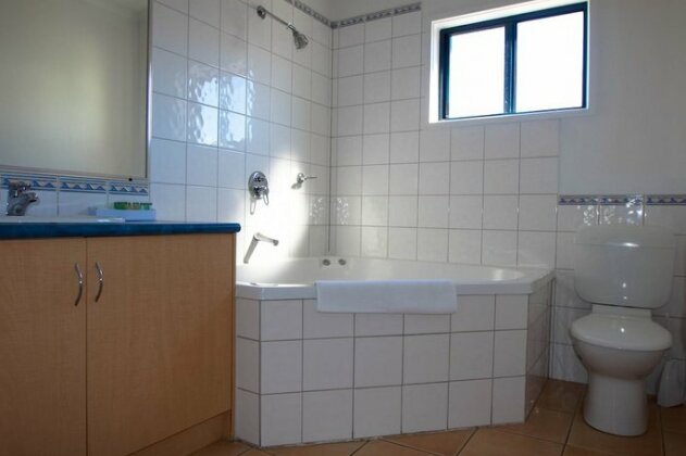 Seaview Motel & Apartments - Photo4