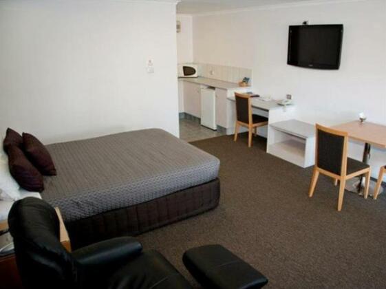 Sportsmans Motor Inn - Photo3