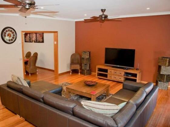 Sportsmans Motor Inn - Photo4