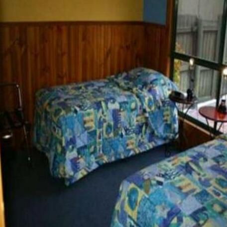 Bicheno's Gallery and Apartments - Photo5
