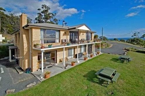 Bicheno's Ocean View Retreat
