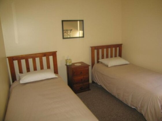 Burgess Street - Photo2