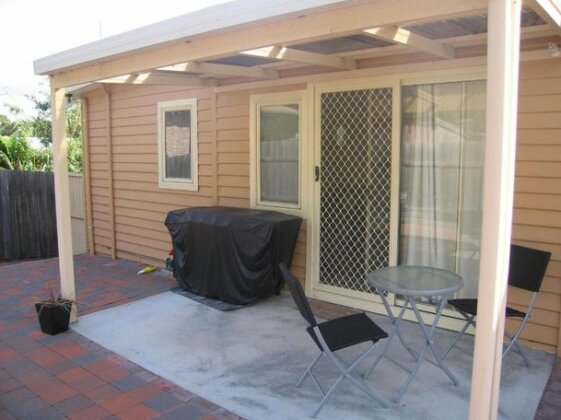 Burgess Street - Photo5
