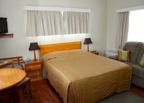 Wintersun Gardens Motel - Photo4