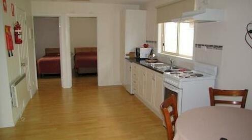 Wintersun Gardens Motel - Photo5