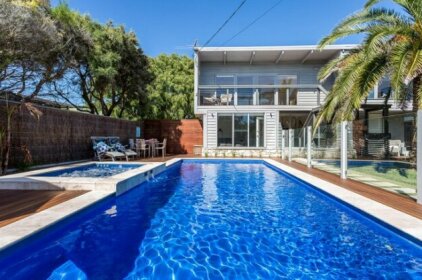 Front Beach House Blairgowrie