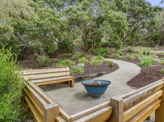 Lansdowne Villa - with swimming pool - Photo5
