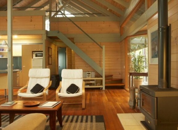 Bombah Point Eco Cottages - Photo3