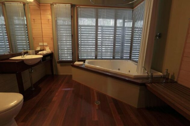 Bombah Point Eco Cottages - Photo4