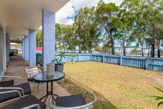 Charm and Comfort in this Ground floor unit with water views Welsby Pde Bongaree - Photo2